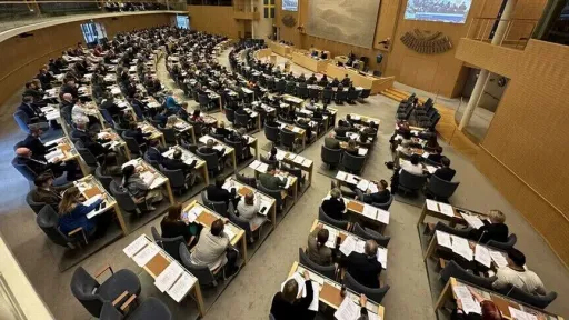 Parlamenti i ri i Suedisë hap zyrtarisht punimet mes ngërçit për formimin e qeverisë