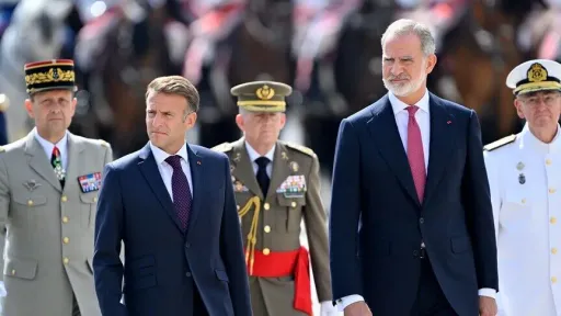 Španski kralj poručio Macronu da EU mora podijeliti odgovornost za Ceutu
