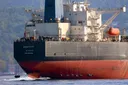 Рост экспорта сырой нефти не спасает нефтяные доходы России