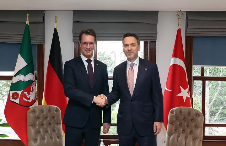 Wüst würdigt Visaerleichterung für türkische Geschäftsleute