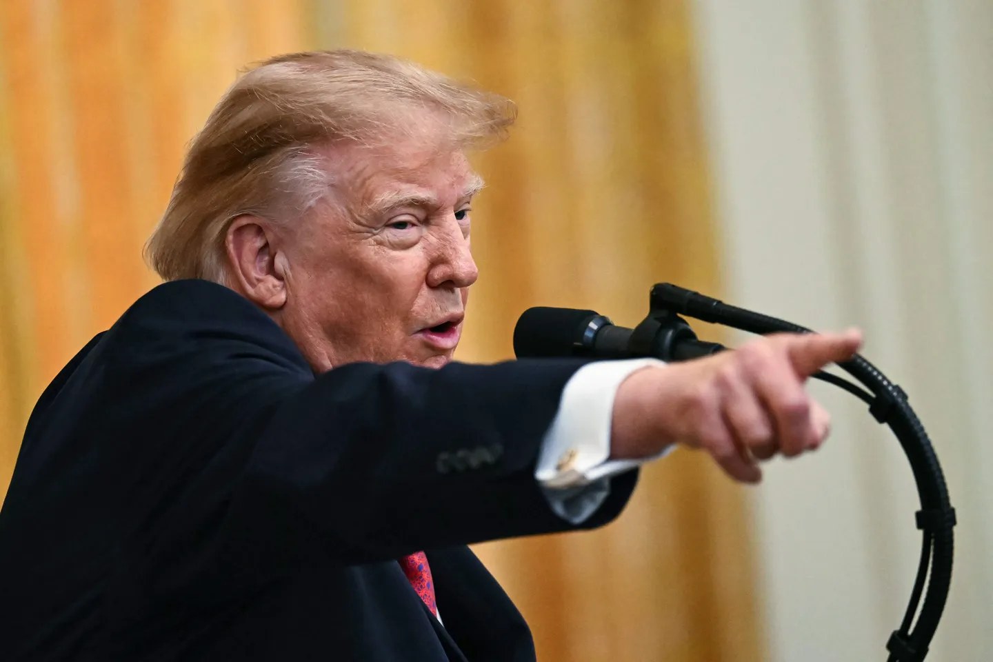 Trump advierte que la guerra contra Irán terminará «muy pronto, de una u otra manera»