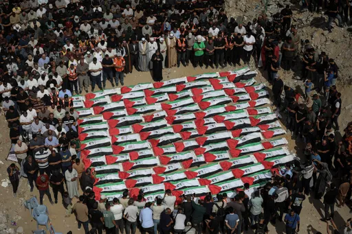 بعد 3 سنوات.. تشييع جثامين 105 شهداء انتُشلوا من تحت أنقاض مربع التاج بغزة