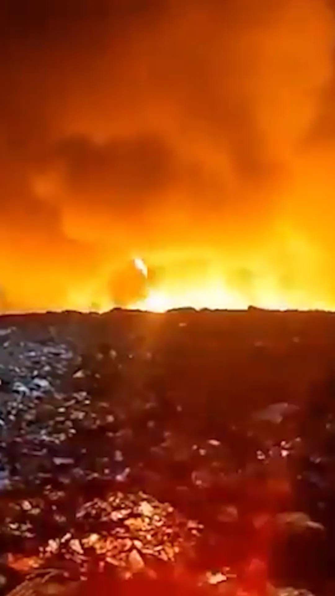 TPA Jatibarang Semarang terbakar, asap pekat selimuti wilayah sekitarnya
