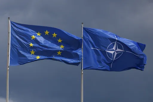 Europe's five NATO powers vow greater defence role while keeping US close