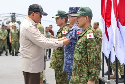 361 personel Jepang dianugerahkan penghargaan usai bantu pemadaman karhutla di Kalimantan