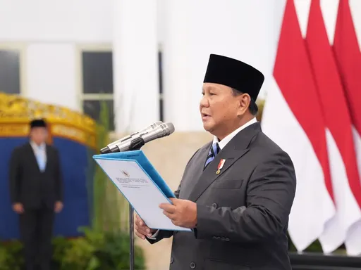 Prabowo lantik 18 pejabat dalam reshuffle Kabinet Merah Putih