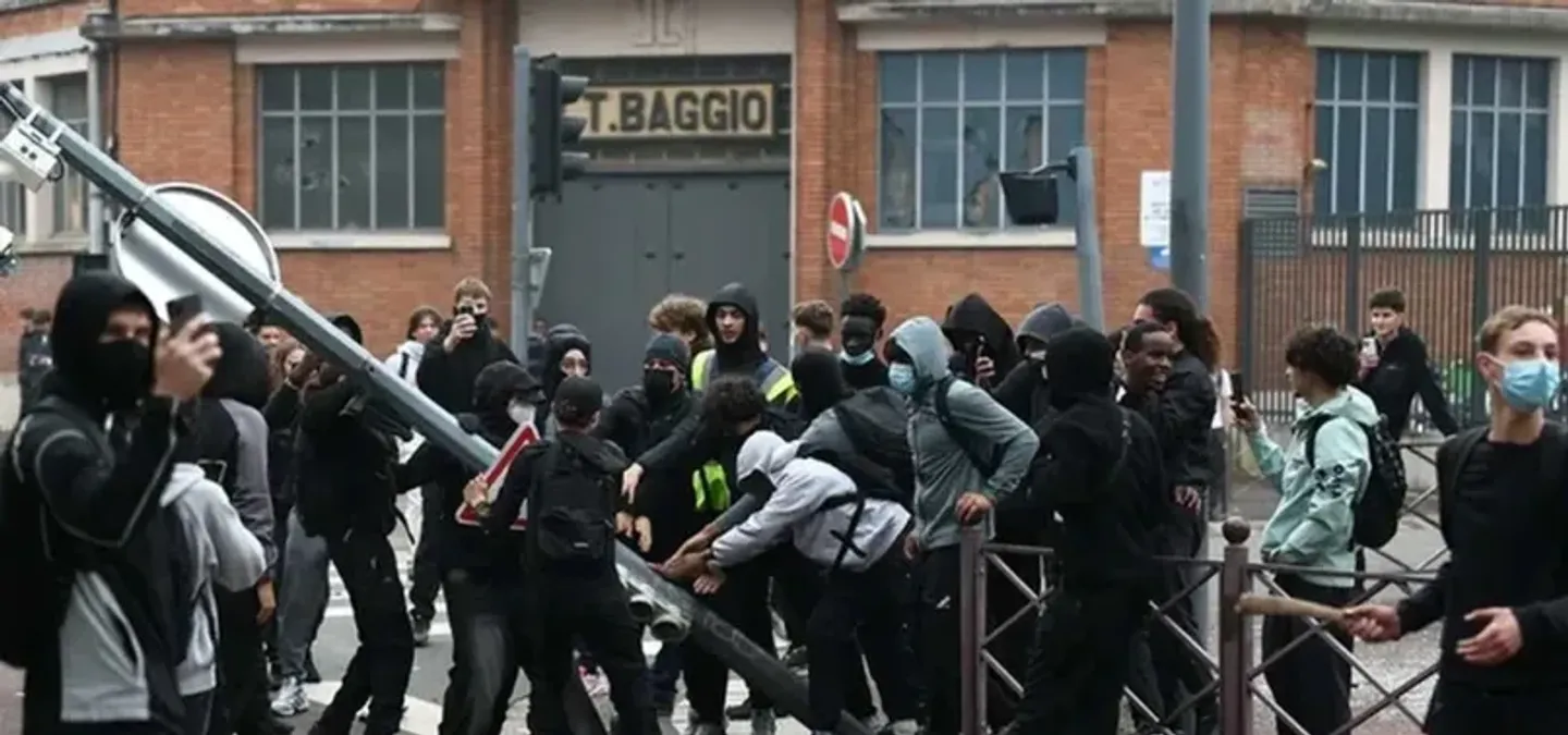 Protesten van middelbare scholieren uit Frankrijk breiden zich uit naar België
