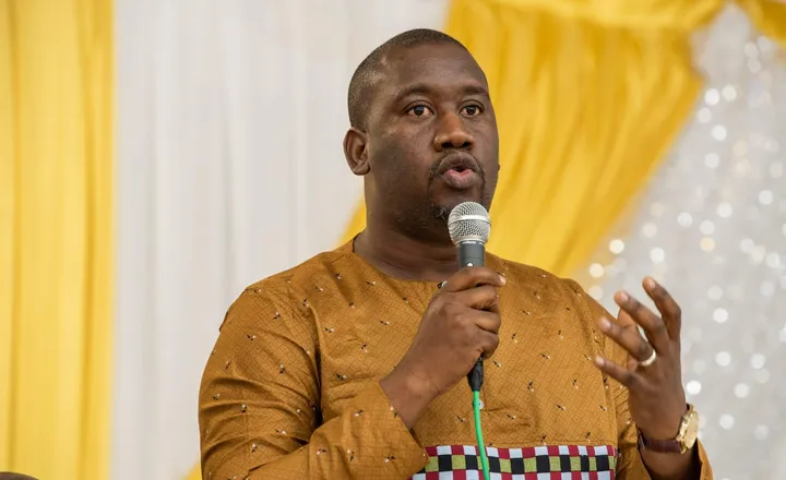 Guinée: le président Mamadi Doumbouya gracie l'opposant Aliou Bah