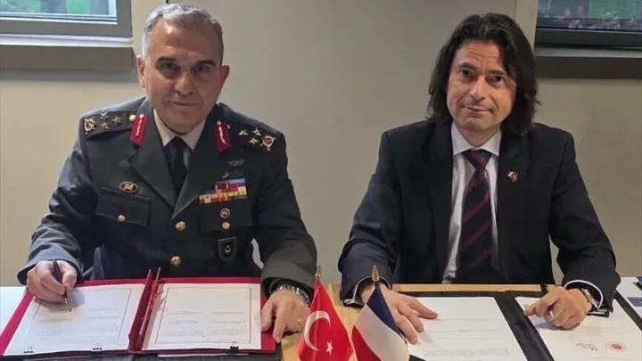 Türkiye dhe Franca nënshkruajnë udhërrëfyes për bashkëpunimin në fushën e mbrojtjes