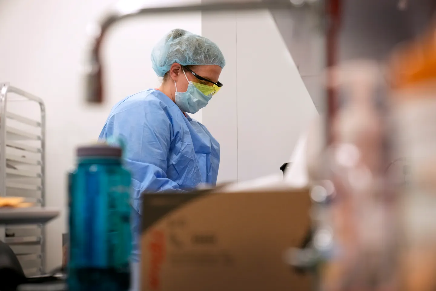 Russian lab worker dies in suspected plague case, hospital quarantines: report