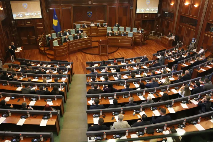 Kosovë, miratohet në lexim të parë Projektligji për ndryshimet e Ligjit për Dhomat e Specializuara