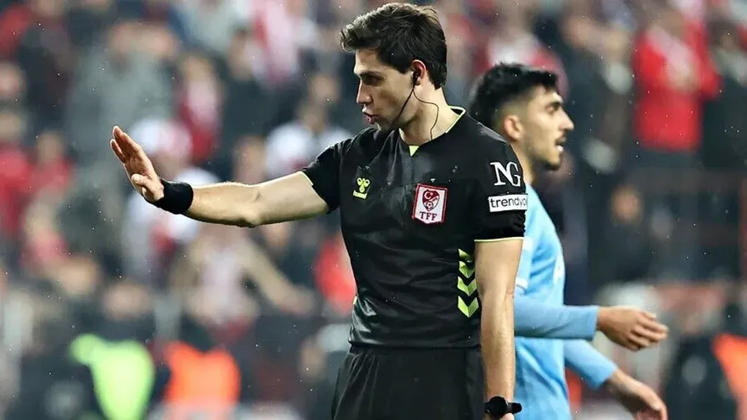 Arbitri turk Mehmet Turkmen do ta gjykojë ndeshjen Shqipëri San Marino në Ligën e Kombeve