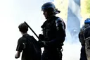 Frankreich: Polizeigranate reißt 15-Jährigem bei Schülerprotest Hand ab