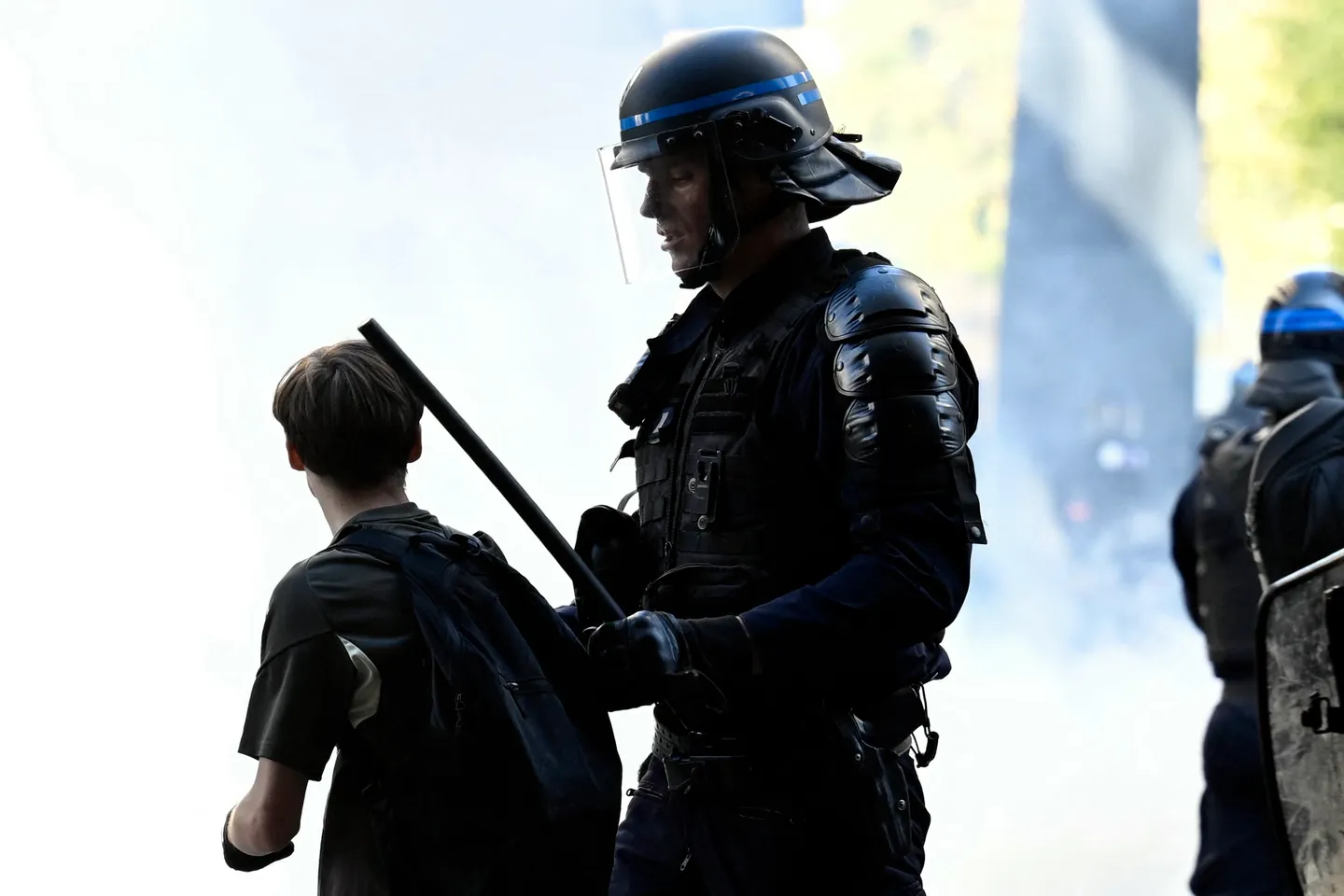 Frankreich: Polizeigranate reißt 15-Jährigem bei Schülerprotest Hand ab