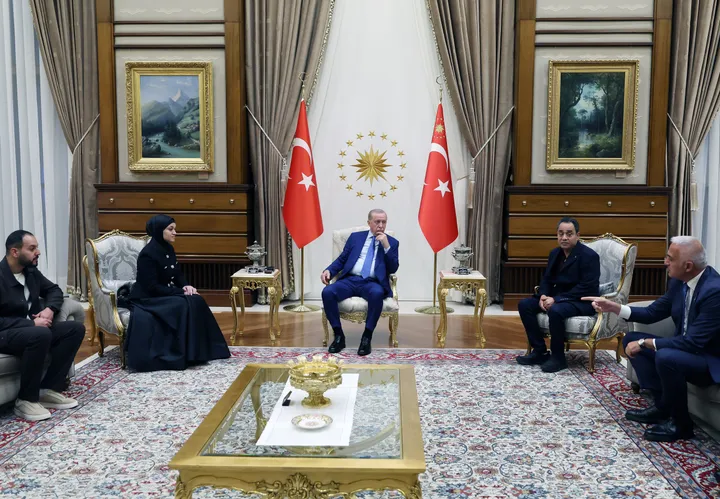 الرئيس أردوغان يستقبل أسرة الطفلة الفلسطينية هند رجب في المجمع الرئاسي