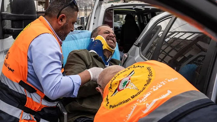 غەربىي قىرغاقتا ئاشقۇن ئىسرائىلىيەلىكلەر TRT نىڭ نەق مەيدان پىروگراممىسىغا توسالغۇ بولدى