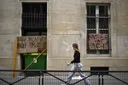 Macron empört über pikantes Schülerplakat in TV-Nachrichten