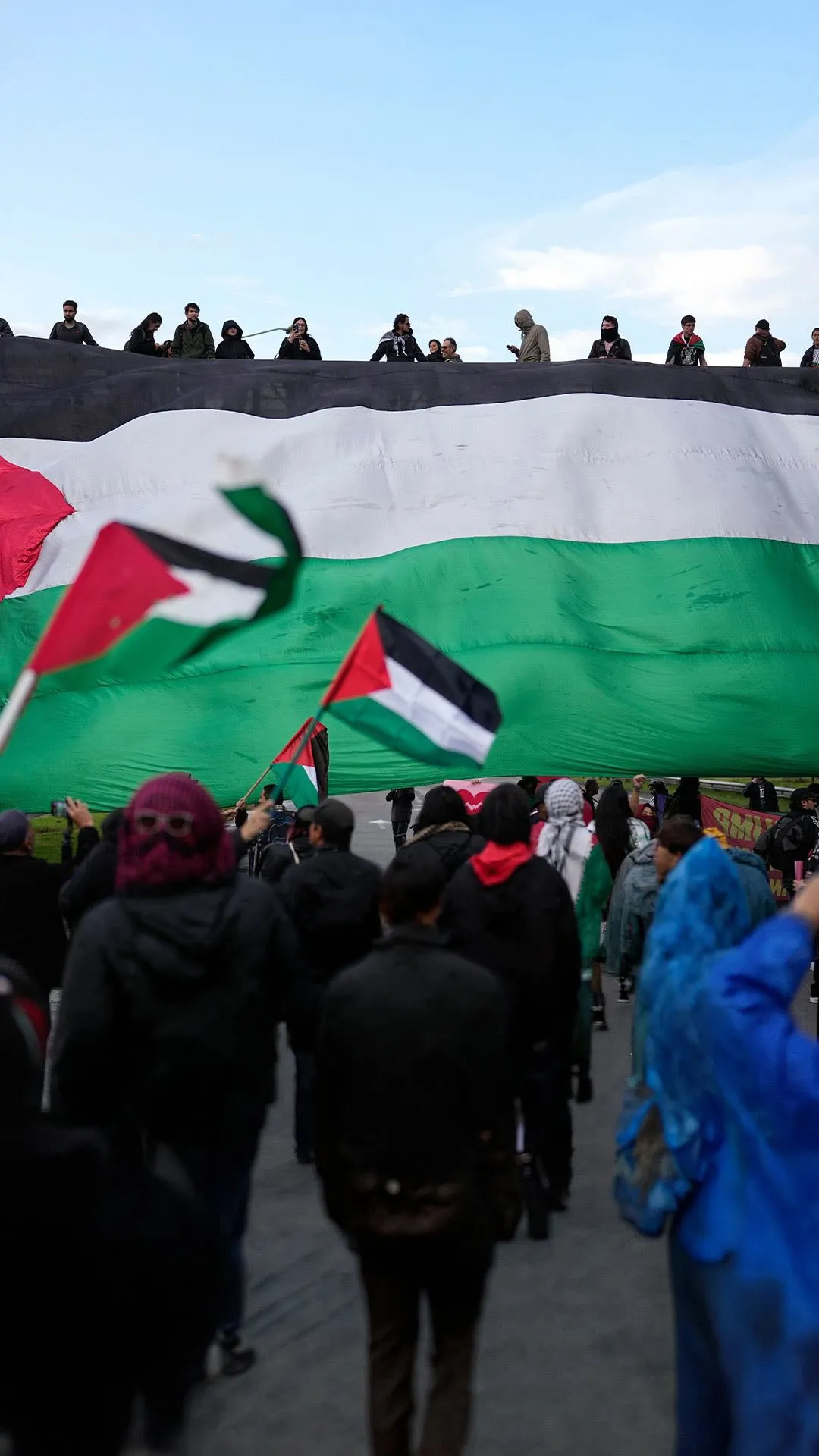 Para aktivis di empat benua menggelar aksi protes untuk Gaza pada 7 Oktober