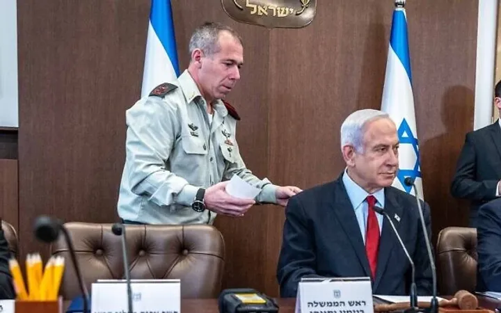 מזכירו הצבאי לשעבר של נתניהו טוען לניסיון לשנות את רישומי 7 באוקטובר
