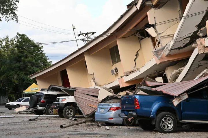 Un terremoto de magnitud 7,7 sacude Panamá y deja decenas de heridos y graves daños materiales