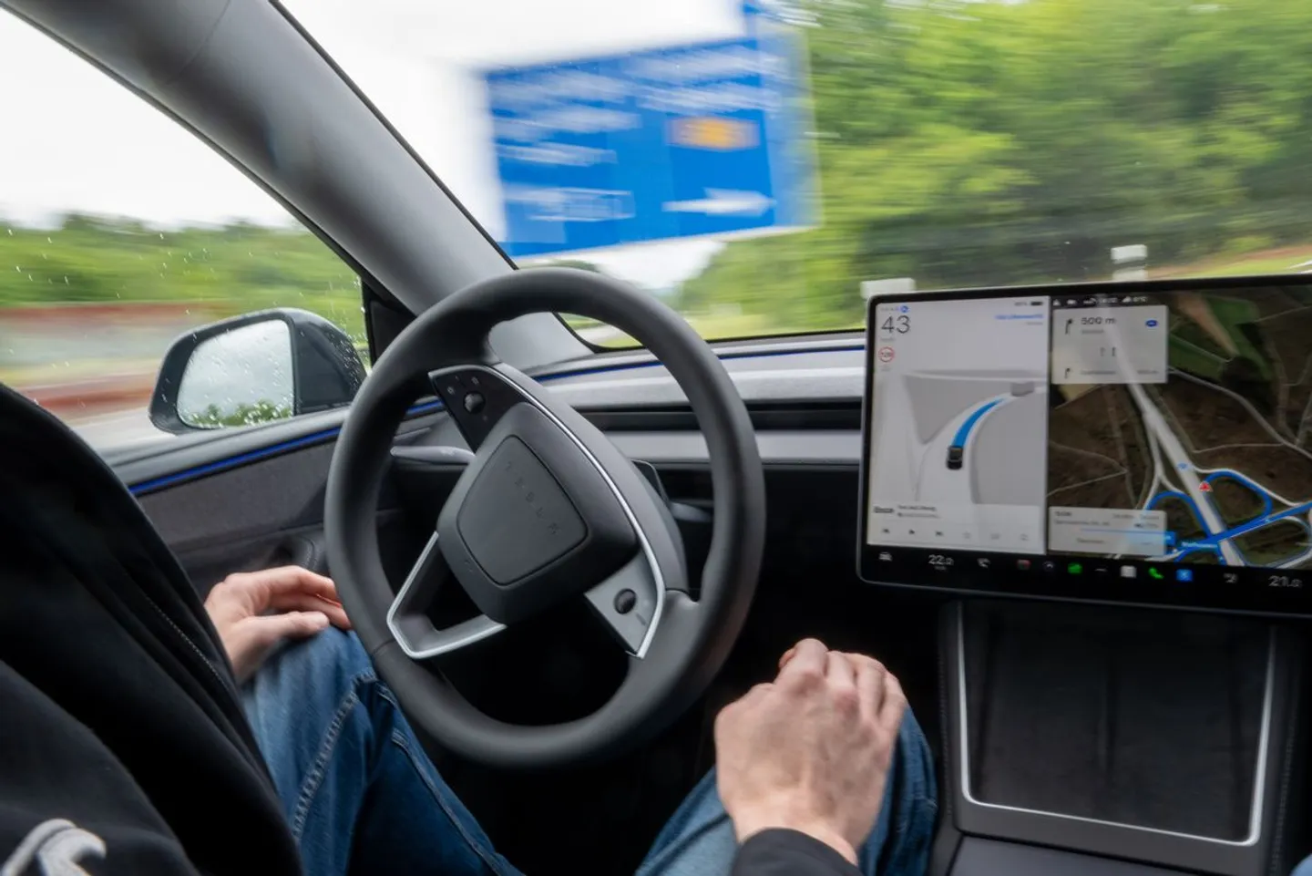 Tesla benennt nach Kritik Assistenzsystem in Europa um