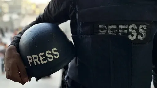 Të shtënat izraelite plagosin fotoreporterin e Anadolu-t në Bregun Perëndimor të pushtuar