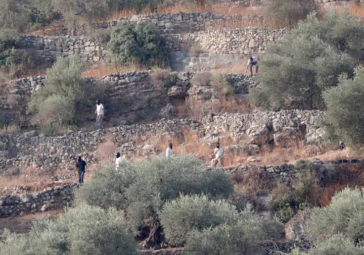 Illegal Israeli settlers order 47 Palestinian families to leave occupied West Bank homes