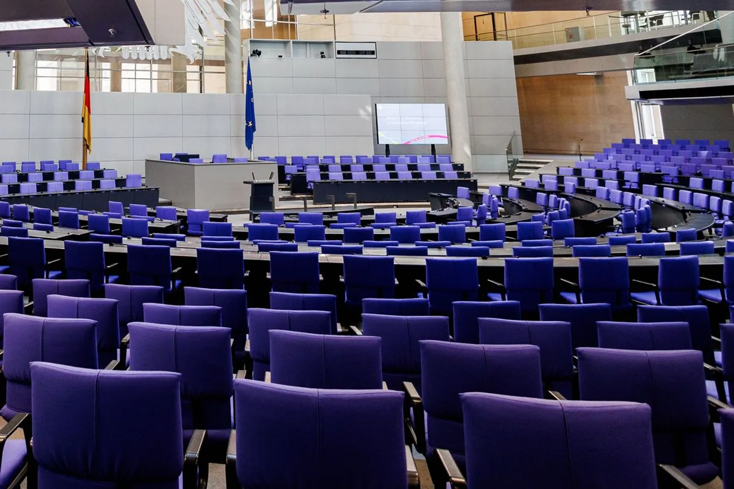 Umfrage: Mehrheit für politische Brandmauern