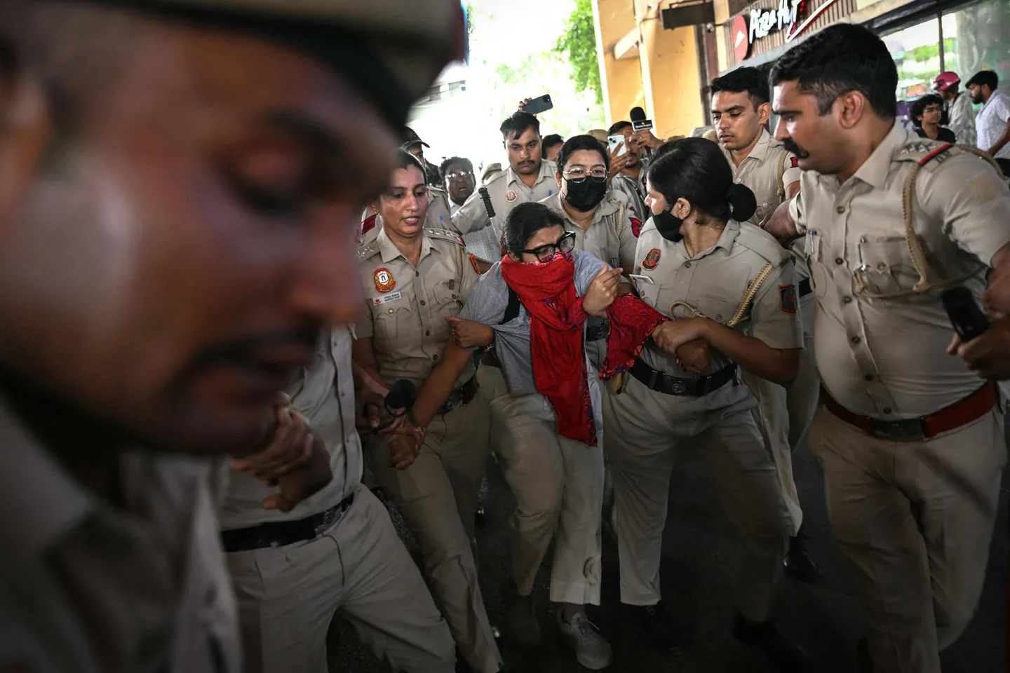 India protests: Opposition, journalists allege police abuses as Delhi braces for fresh rally