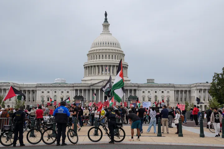 Devant le Capitole, des manifestants réclament un embargo sur les armes destinées à Israël
