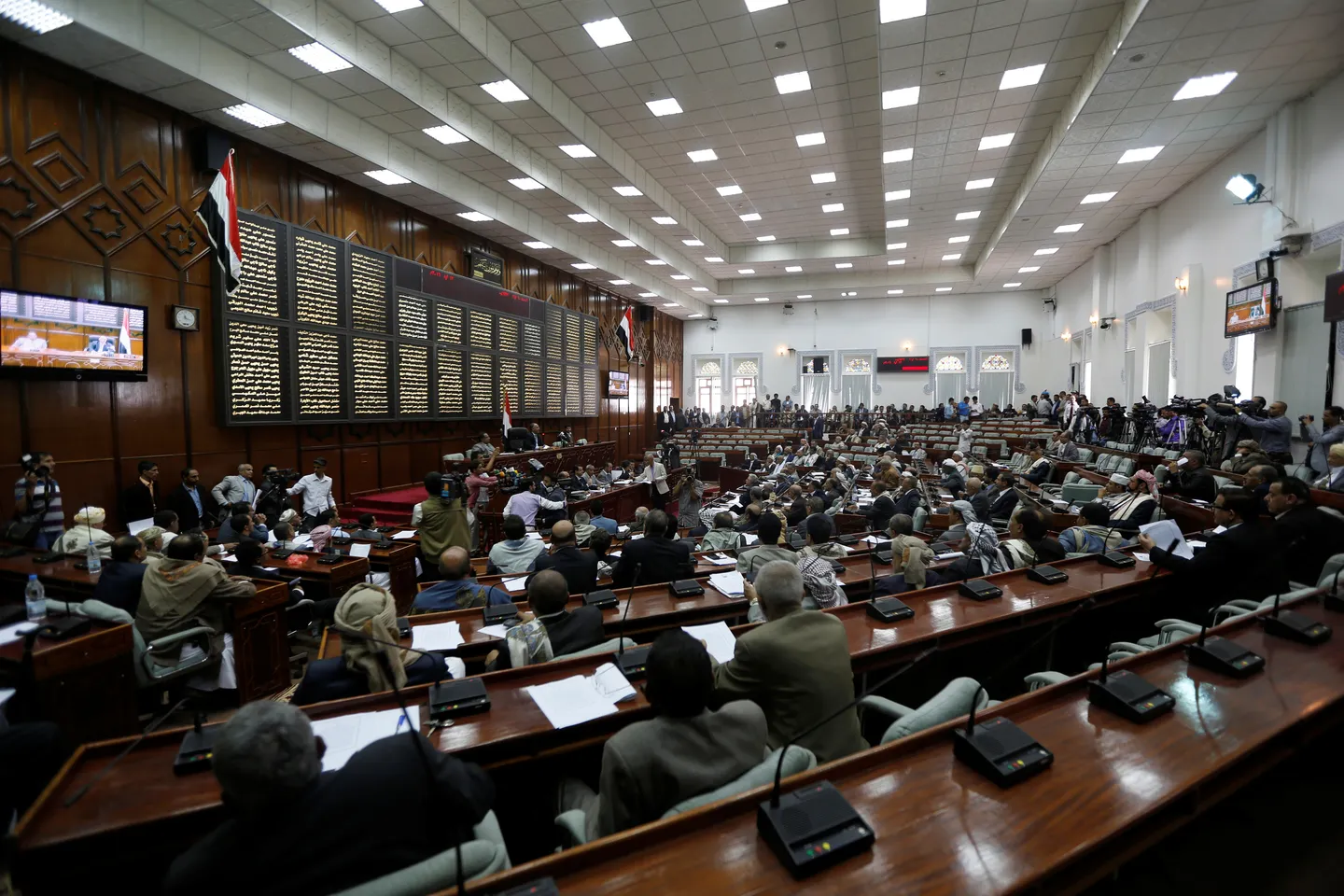 Yemen designates Houthi militia as 'terrorists'