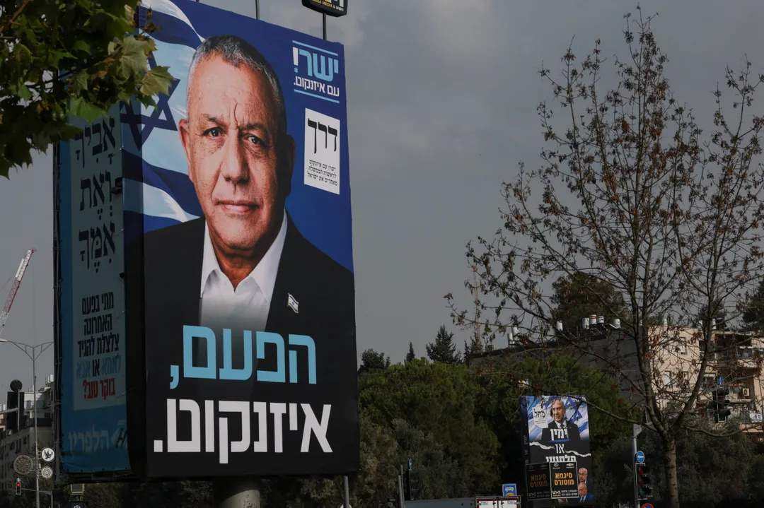 Eisenkot leads Netanyahu in Israeli PM poll as coalition falls short of majority