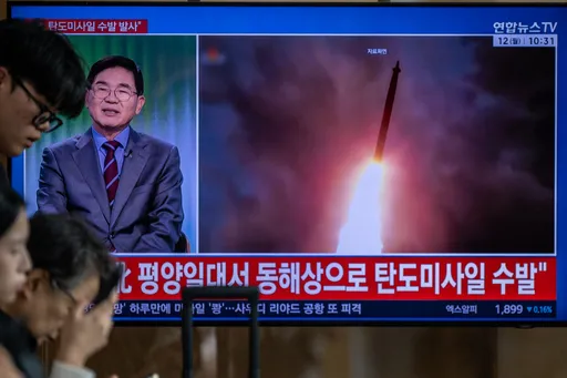 북한의 미사일 발사는 한국의 극초음속 무기 시험에 대한 대응으로 보여: 군 당국