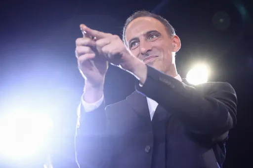 Primaire à gauche en France: Raphaël Glucksmann élu dès le premier tour
