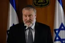 עדות מנדלבליט במשפט נתניהו: עימות באולם; אוחנה קורא להרצוג להעניק חנינה