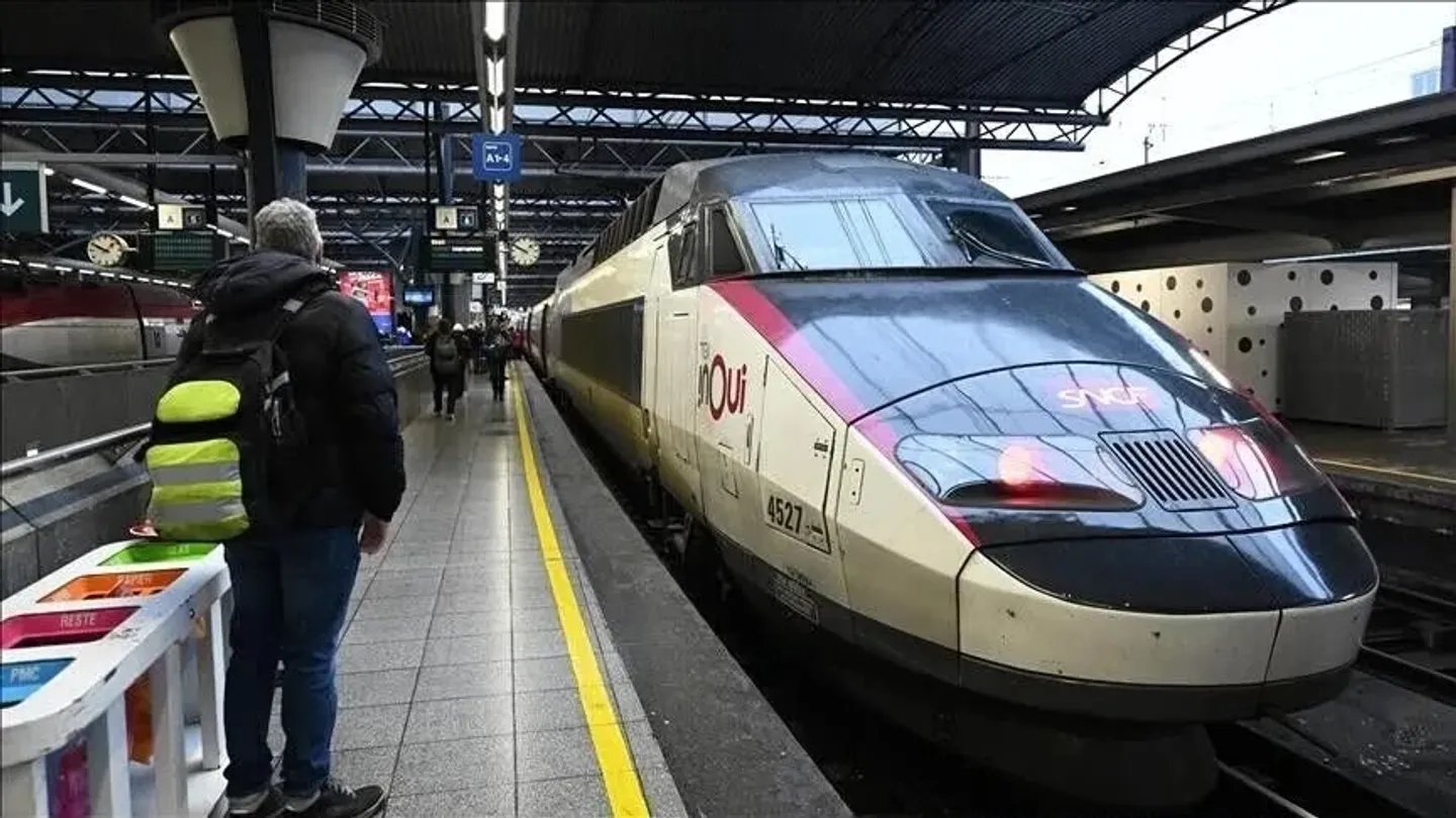 Greva mbarëkombëtare ndërpret transportin publik dhe shërbimet në Belgjikë