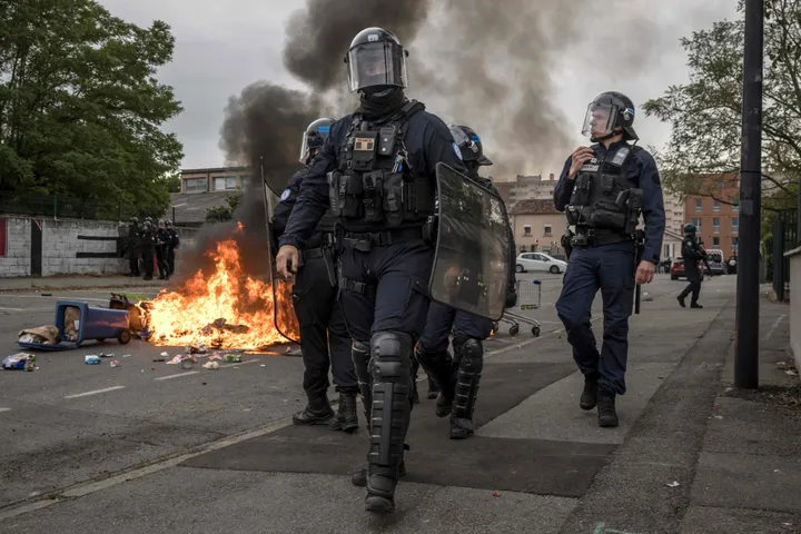 Mouvement lycéen: la LDH a recueilli une centaine de signalements de violences policières