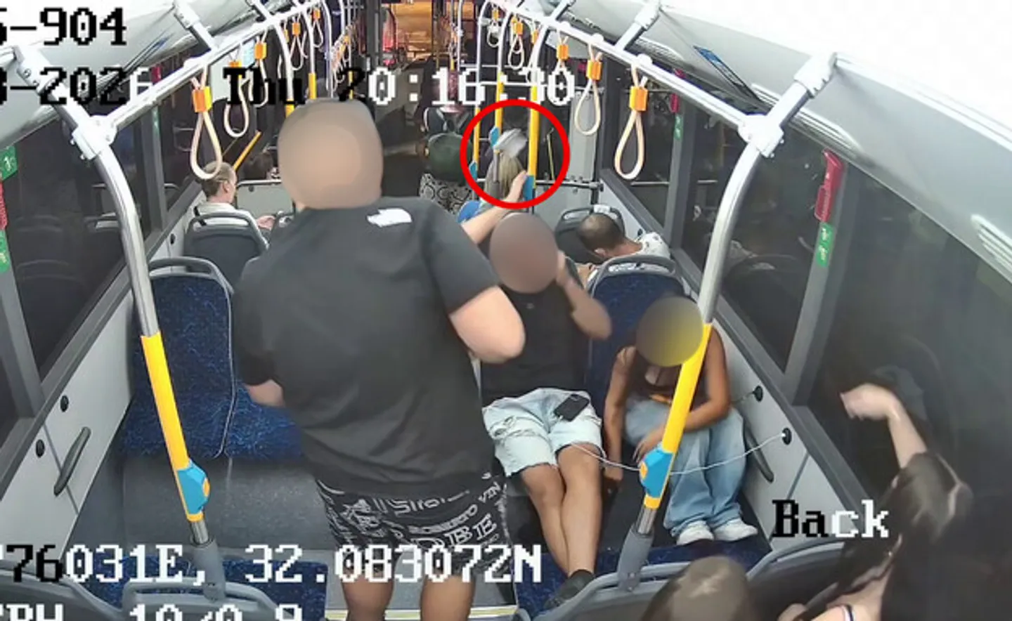 גזענות גלויה בתל אביב: צעירה דרוזית הותקפה באוטובוס רק בשל דיבור בערבית