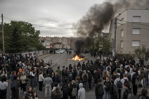 Suite de la mobilisation lycéenne avec des appels à la grève pour mardi