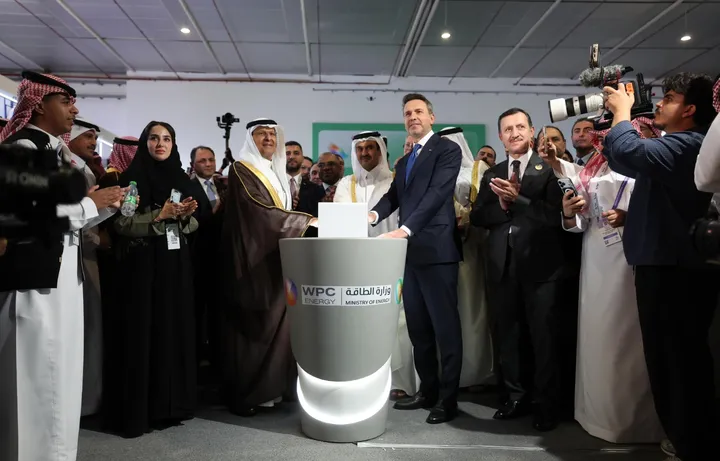 بيرقدار: نناقش مشروع ربط كهربائي بين تركيا والسعودية والأردن وسوريا