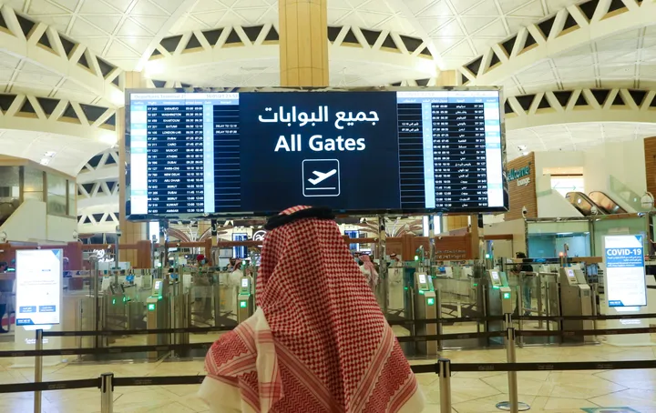 Arab airlines halt Riyadh flights as deadly Houthi militia attacks hit Saudi capital