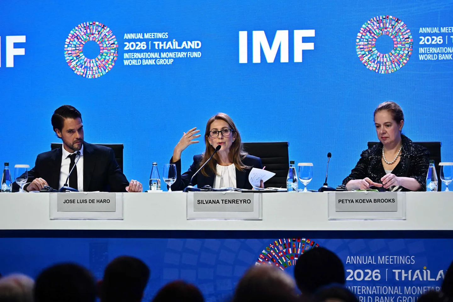 IMF warns AI market correction, cyberattacks threaten global financial stability