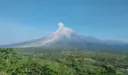 Gunung Semeru erupsi lima kali, kolom abu capai 1.000 meter