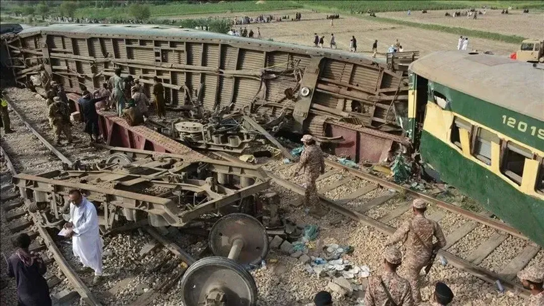 Të paktën 5 të vdekur dhe 30 të plagosur si pasojë e aksidentit hekurudhor në Pakistan