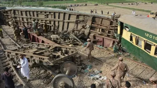 Të paktën 5 të vdekur dhe 30 të plagosur si pasojë e aksidentit hekurudhor në Pakistan