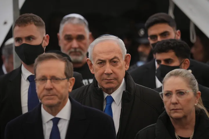 דיווח: הרצוג מעוניין בהקמת ממשלת אחדות בין נתניהו לאיזנקוט לאחר הבחירות