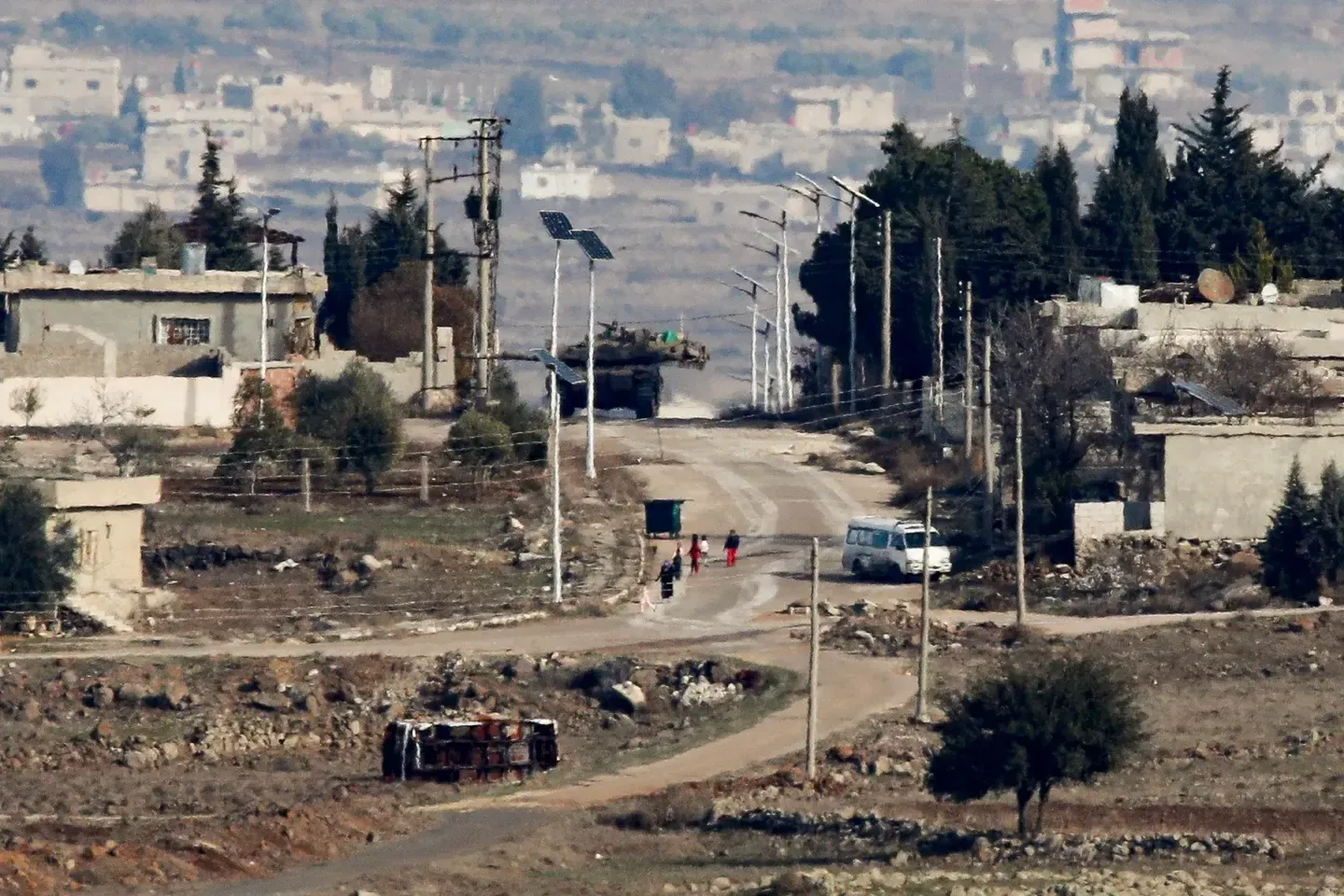 על רקע תנועות צבאיות ישראליות: צבא הכיבוש חוטף צעיר באזור הכפרי של קוניטרה שבדרום סוריה