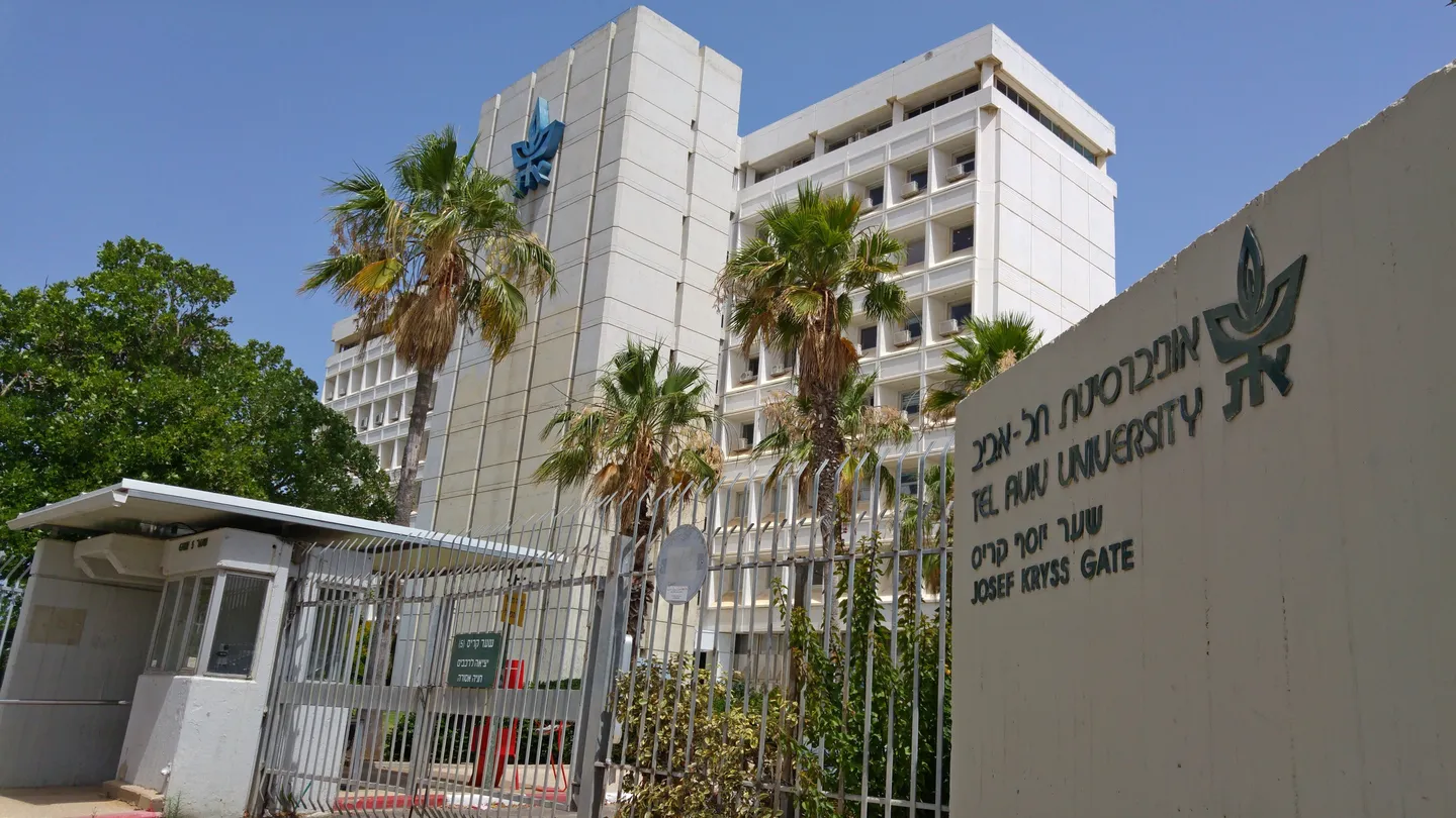 אוניברסיטת תל אביב סילקה סטודנטית בגלל מדבקה למען הפלסטינים