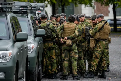 Китайские автомобили собирали данные о военных Норвегии