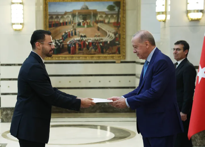 Erdoğan pranon letrat kredenciale të ambasadorëve të pesë vendeve